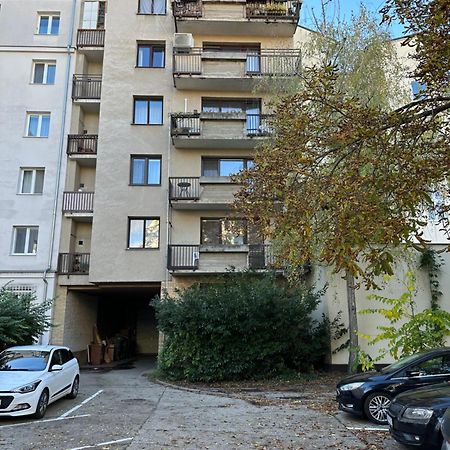 Medena Apartment Old Town With Free Parking Bratislava Bagian luar foto