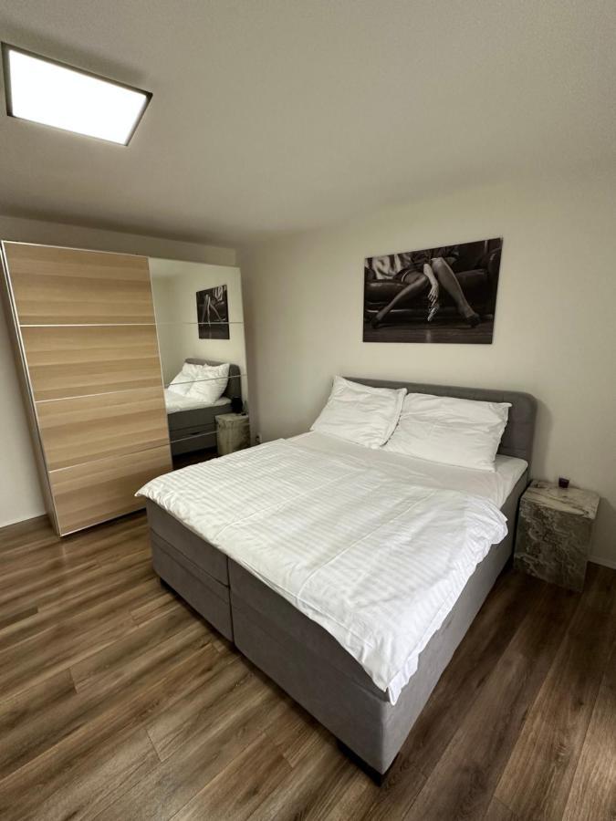 Medena Apartment Old Town With Free Parking Bratislava Bagian luar foto