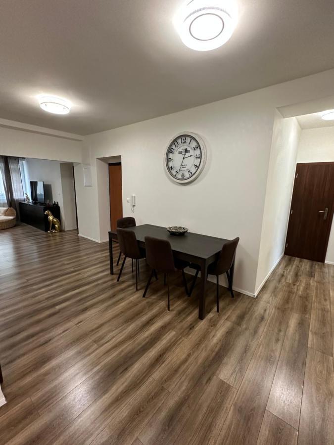 Medena Apartment Old Town With Free Parking Bratislava Bagian luar foto