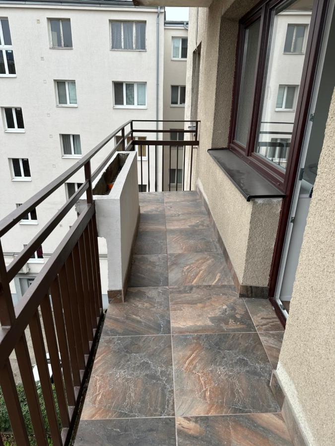 Medena Apartment Old Town With Free Parking Bratislava Bagian luar foto